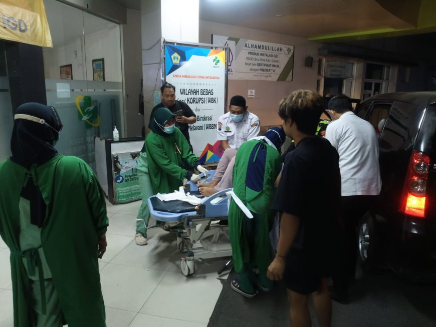 Aksi Heroik Satlantas Polres Gresik Selamatkan Wanita yang Hendak Melahirkan