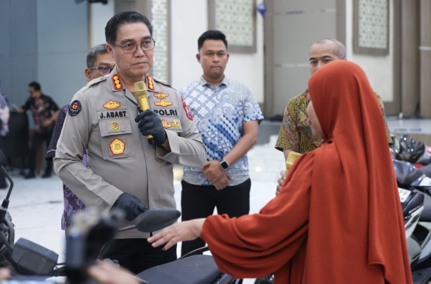 Polda Jatim Kembalikan Mobil dan Motor Hasil Ungkap Kasus Curanmor kepada Para Korban Tanpa Biaya
