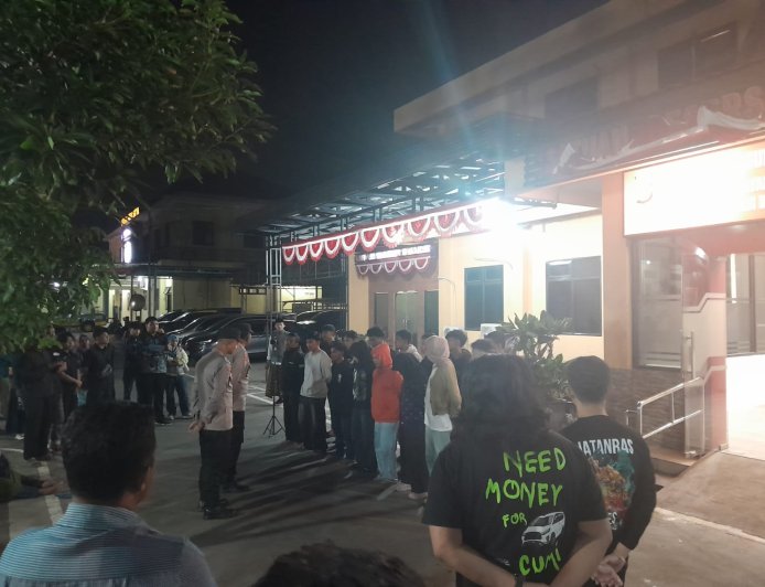 Respons Cepat Laporan Call Center 110, Polres Mojokerto Bubarkan Konvoi Sekelompok Pemuda di Gondang